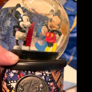 Disney 75th Anniversary‎ Musical Snow Globe  (k/x)